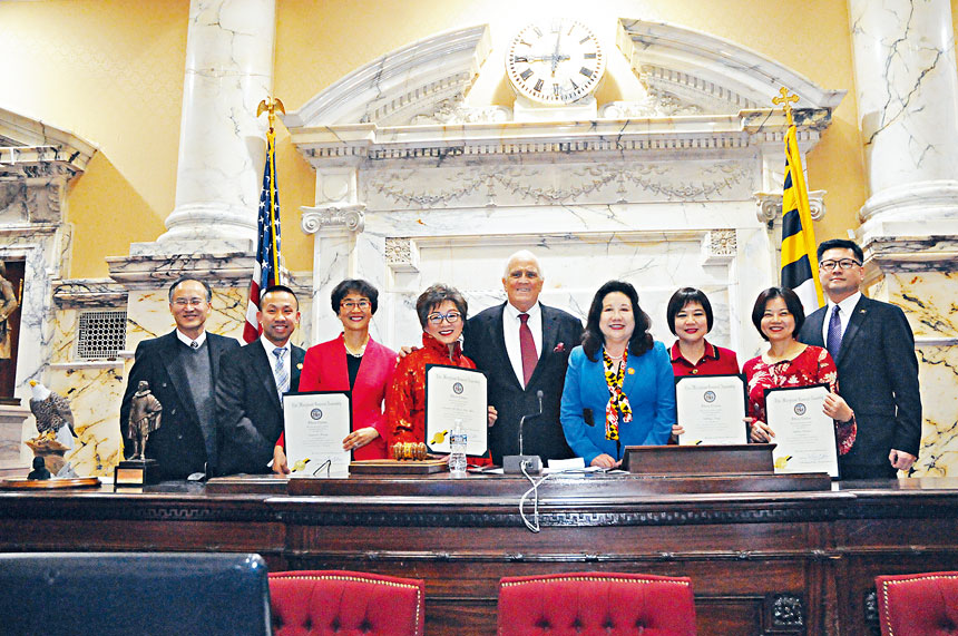 巴爾的摩分會白越珠會長獲得馬里蘭州州參議員李鳳遷頒發貢獻獎狀